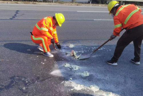 陈巴尔虎公路下沉注浆加固